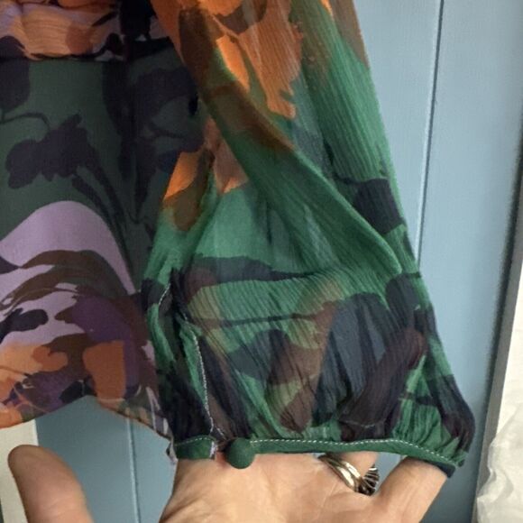 BCBGmaxazria Floral Print SILK Peasant Blouse Women’s Size L Large Chiffon - Picture 4 of 11